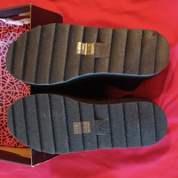 STRANGECULT BLACK SIZE 10 LILY BAT PLATFORMS WITH VELCRO/ELASTIC STRAP FURRY - Picture 14 of 16